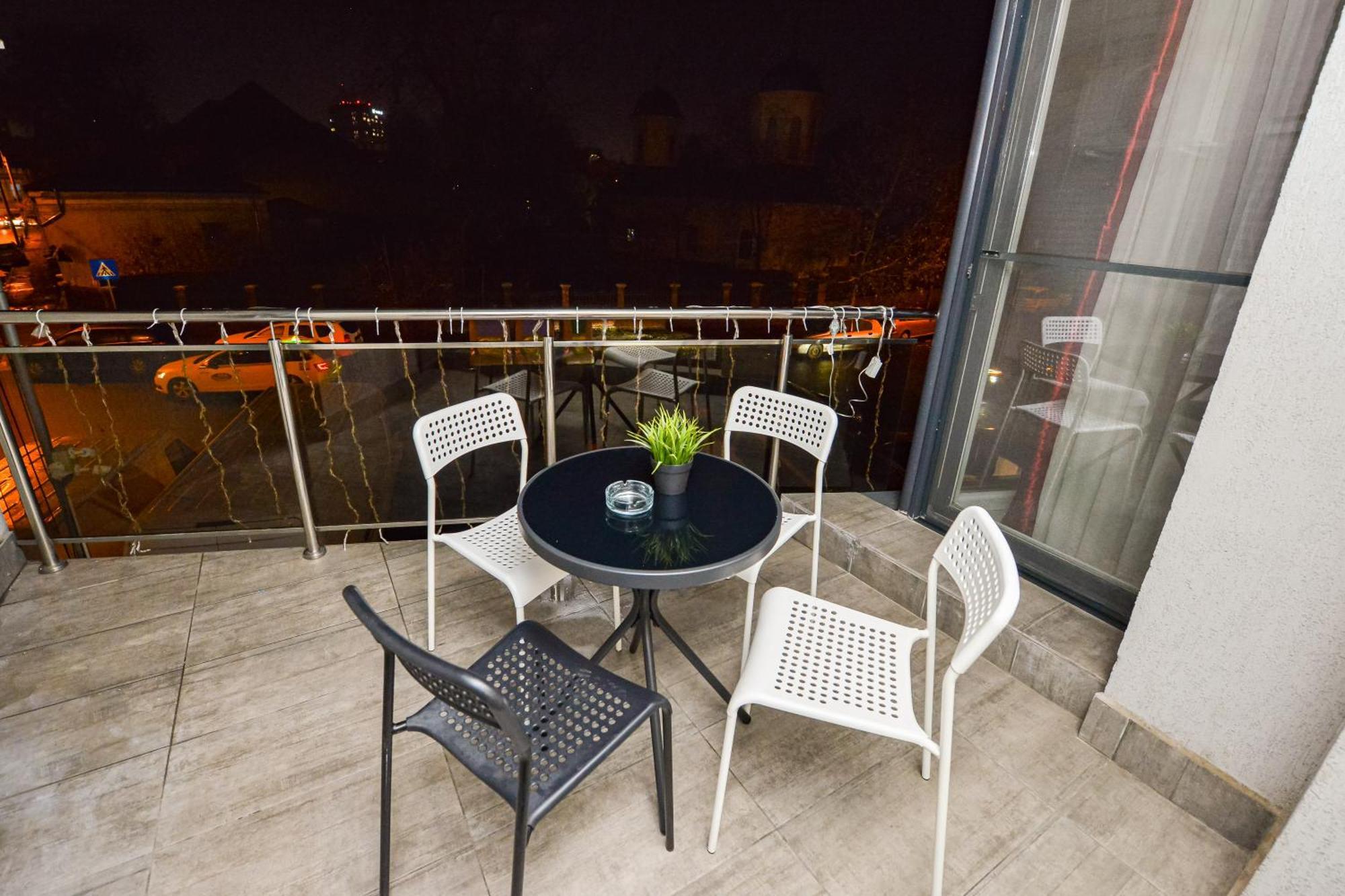 Shabbat Apartments Bucarest Esterno foto